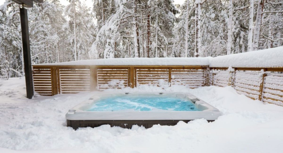How to Use a Hot Tub in Winter